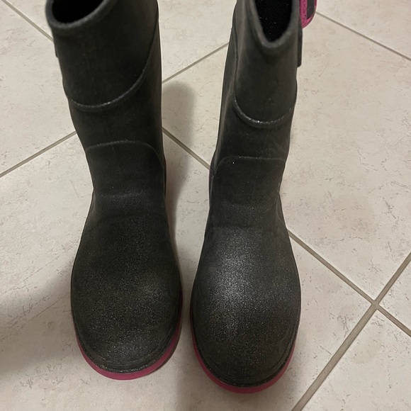 Girl’s rain boot - Picture 2 of 4
